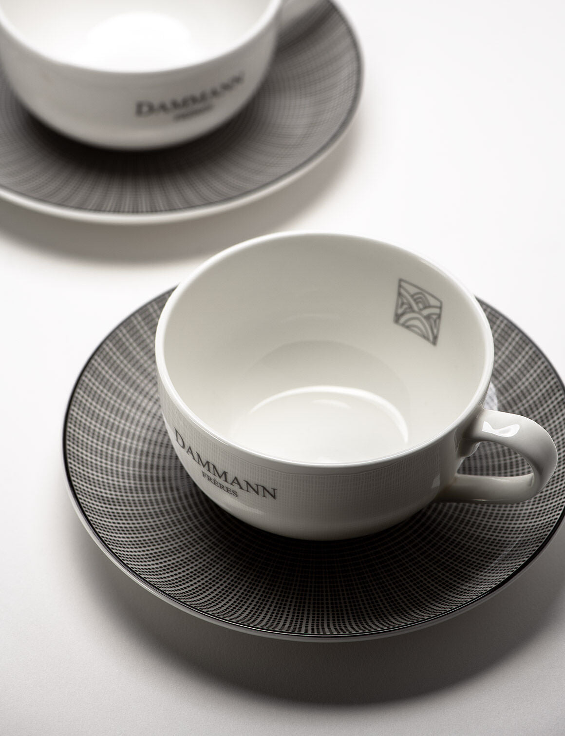 Tasse et sous-tasse - PAIRE TASSE ET SOUS-TASSE. 15cl