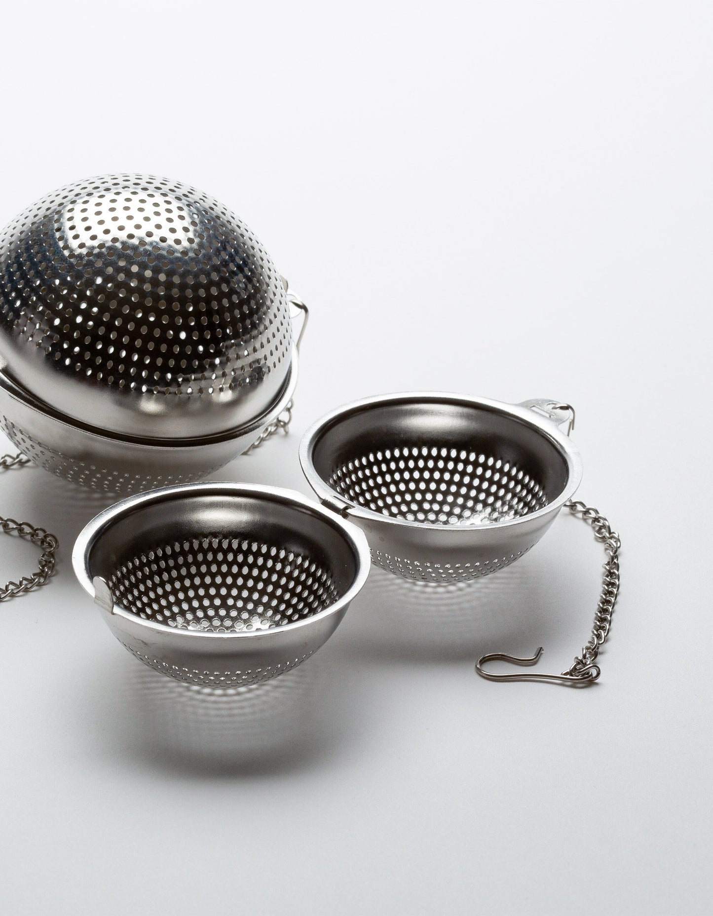 BOULE À THÉ. ronde inox perforé